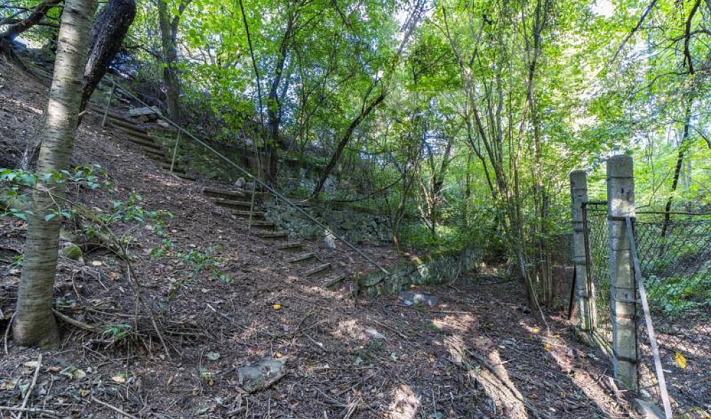 Prodej stavebního pozemku 1 552 m², Davle – náhled fotky 17