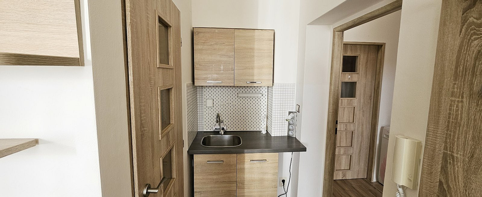 Pronájem bytu 1+kk 25 m² — photo 3