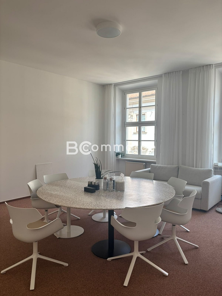 Pronájem kanceláře 67 m² – fotografie 2