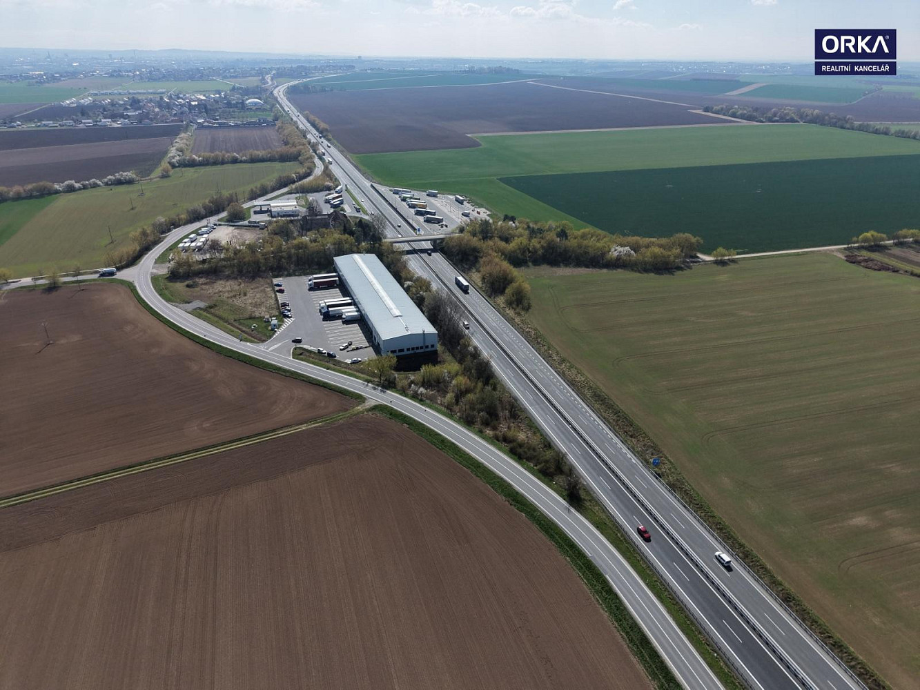 Prodej komerčního pozemku 2 935 m²