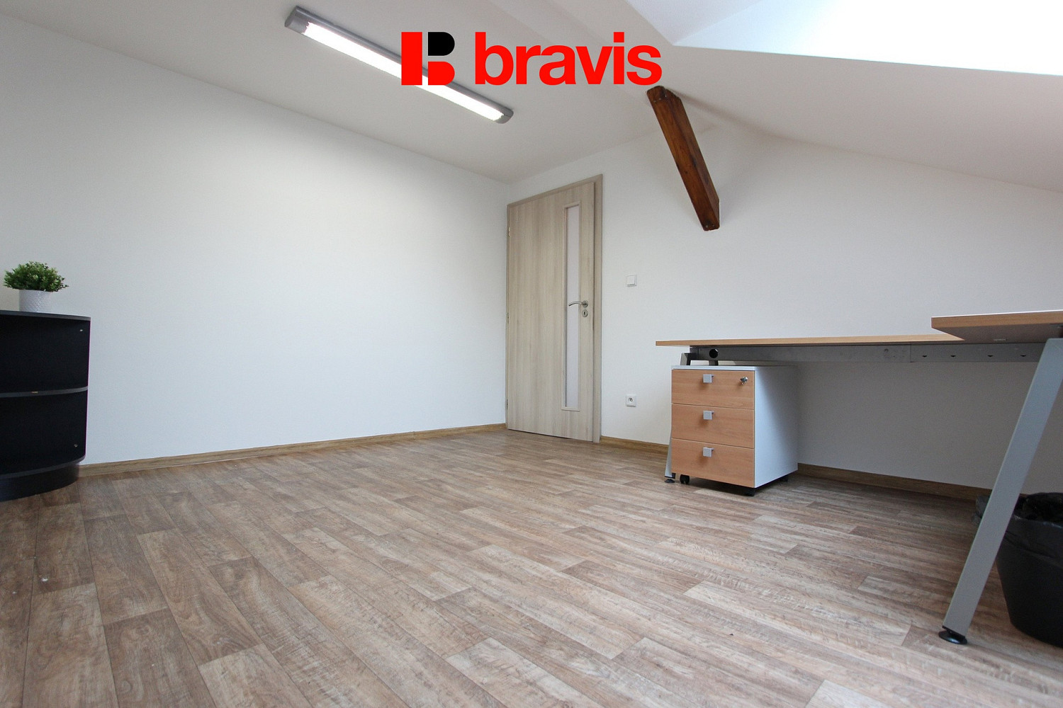 Pronájem kanceláře 30 m² – fotografie 3