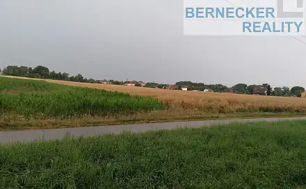 Prodej pole 5 423 m², Kunčice, okres Hradec Králové