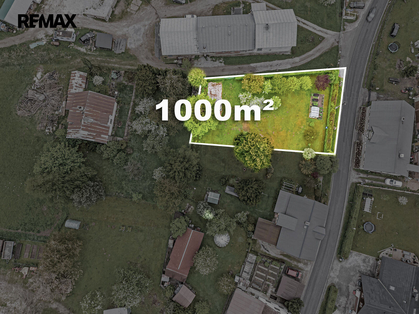 Prodej stavebního pozemku 1 000 m²