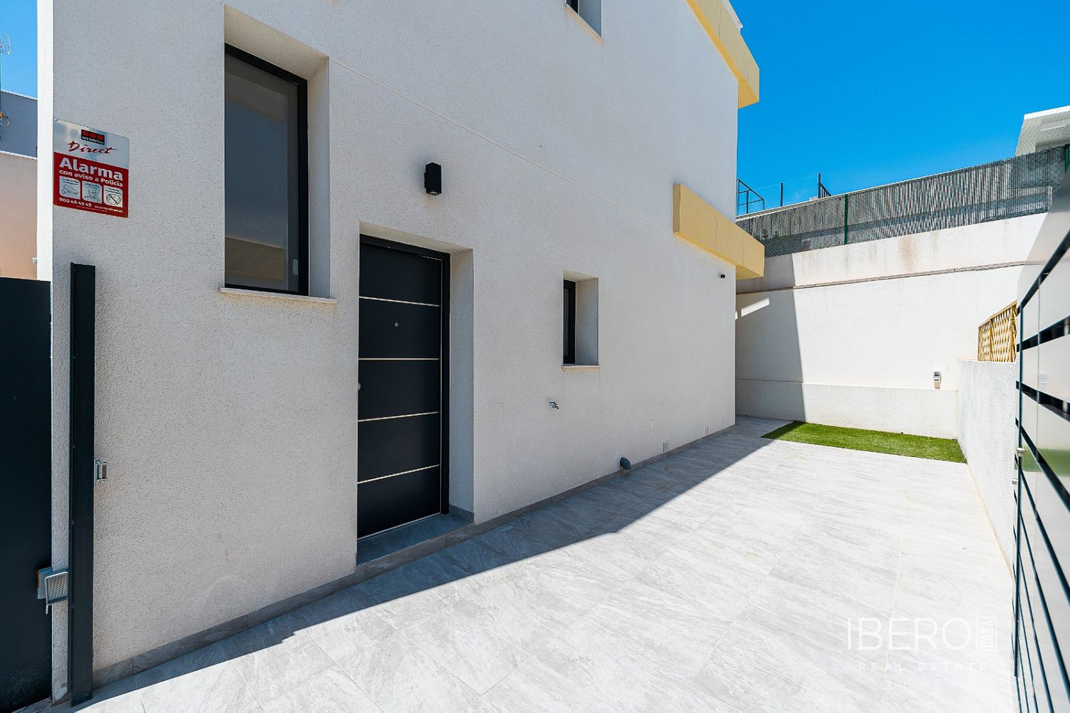 Prodej domu 106 m² s pozemkem 180 m² — photo 2
