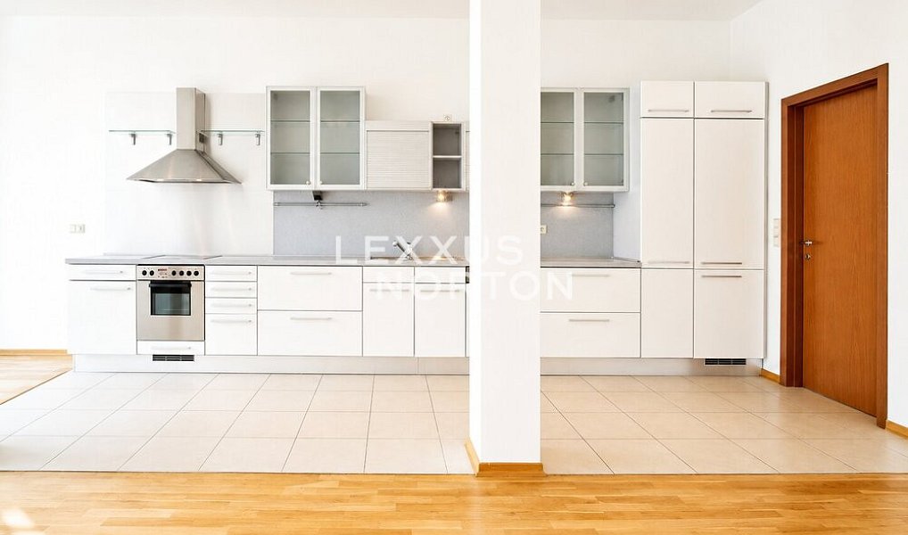Pronájem domu 373 m² s pozemkem 857 m², Praha – náhled fotky 2