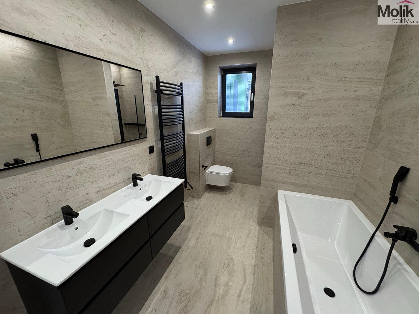 Pronájem domu 97 m² s pozemkem 356 m²