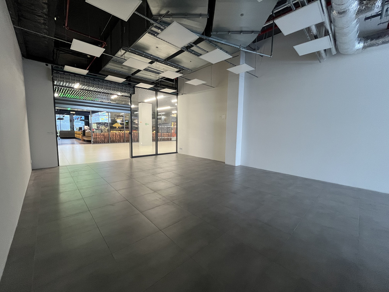Pronájem obchodních prostor 83 m² — photo 4