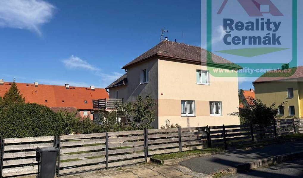 Prodej domu 300 m² s pozemkem 830 m², Holýšov – náhled fotky 2
