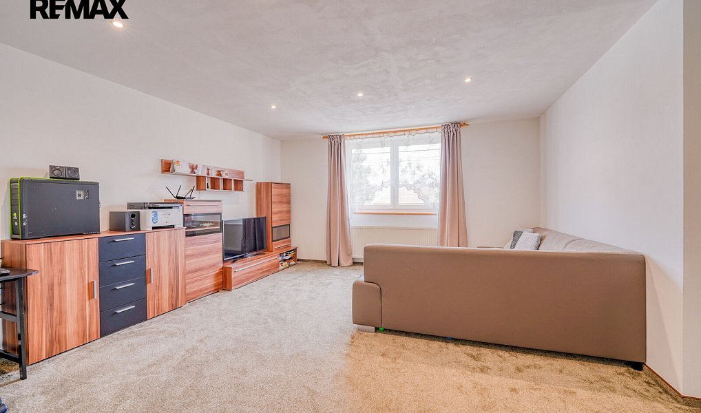 Prodej domu 220 m² s pozemkem 1 917 m², Pernarec – náhled fotky 20