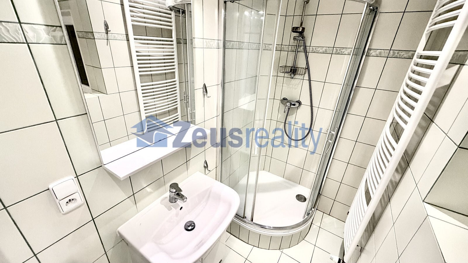 Pronájem bytu 2+kk 50 m² — photo 2