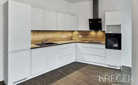 Pronájem bytu 2+kk 55 m², Tomáše Bati, Třebíč - Borovina