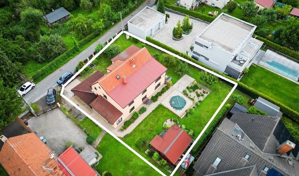 Prodej domu 225 m² s pozemkem 904 m², Vodochody – náhled fotky 2