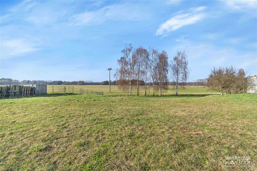 Prodej stavebního pozemku 1 870 m² – další