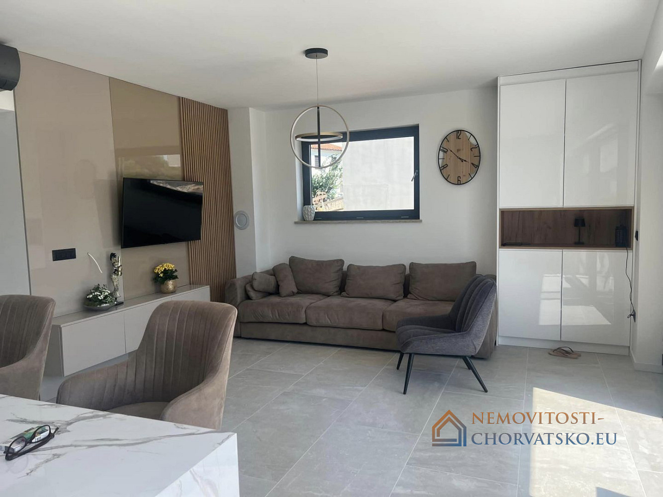 Prodej domu 189 m² s pozemkem 779 m² - Widok 6