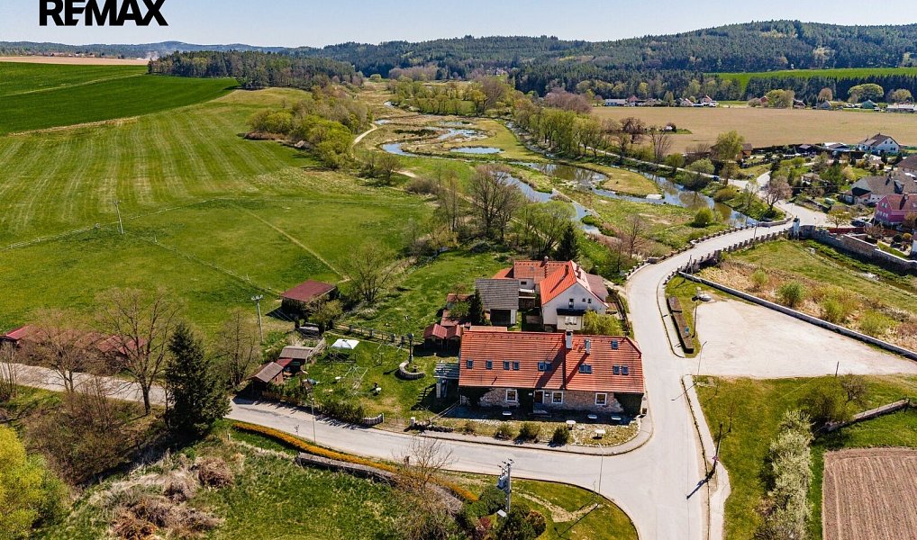 Prodej ubytovacího objektu 398 m², Buzice – náhled fotky 6