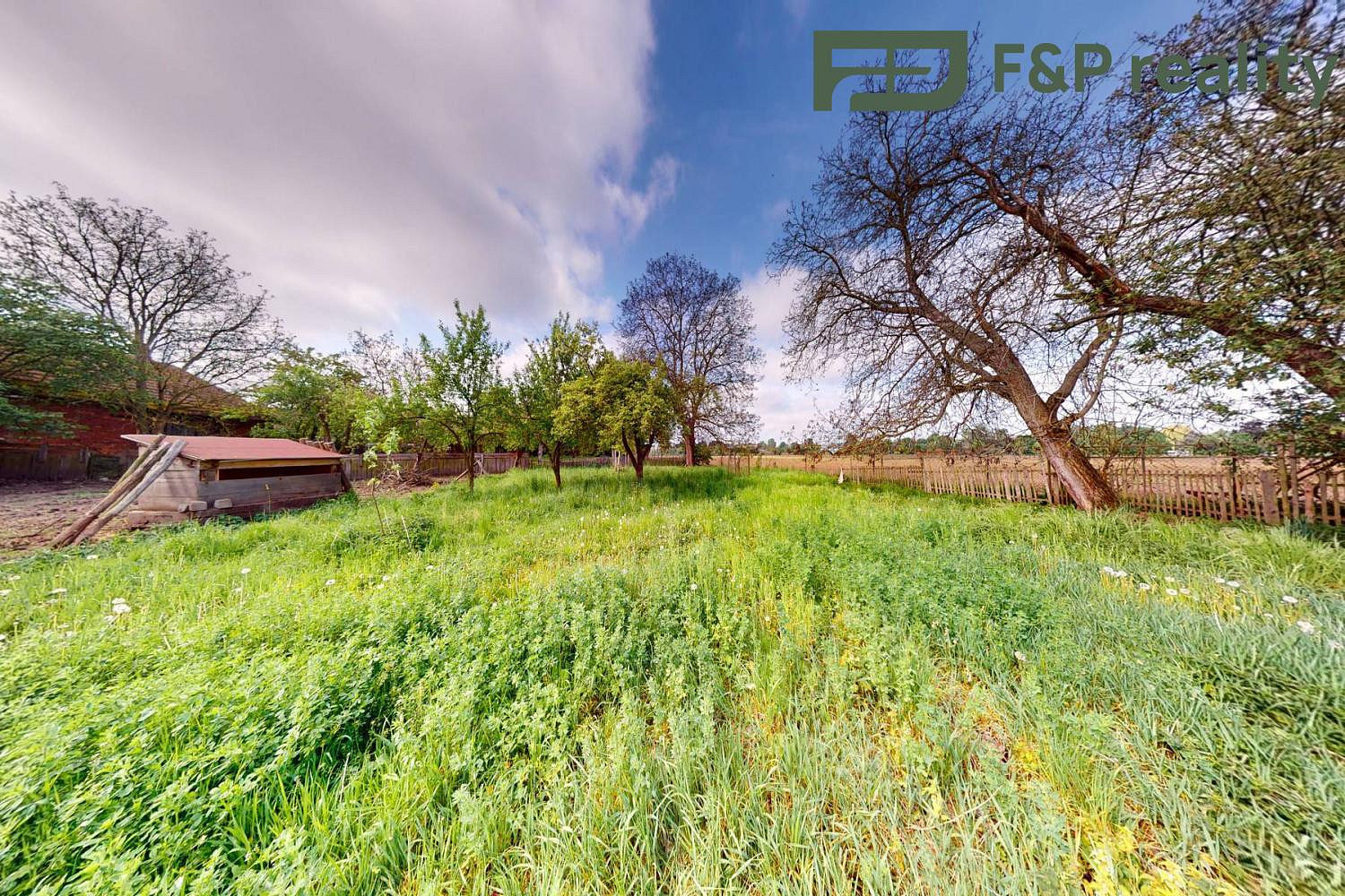 Prodej stavebního pozemku 1 408 m² – fotografie 3