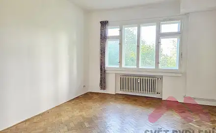 Pronájem bytu 1+1 37 m², Kouřimská, Praha 3 - Vinohrady