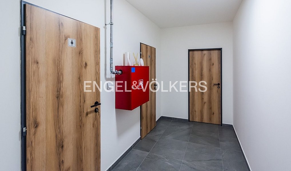 Pronájem skladovacích prostor 1 890 m², Herink – náhled fotky 17