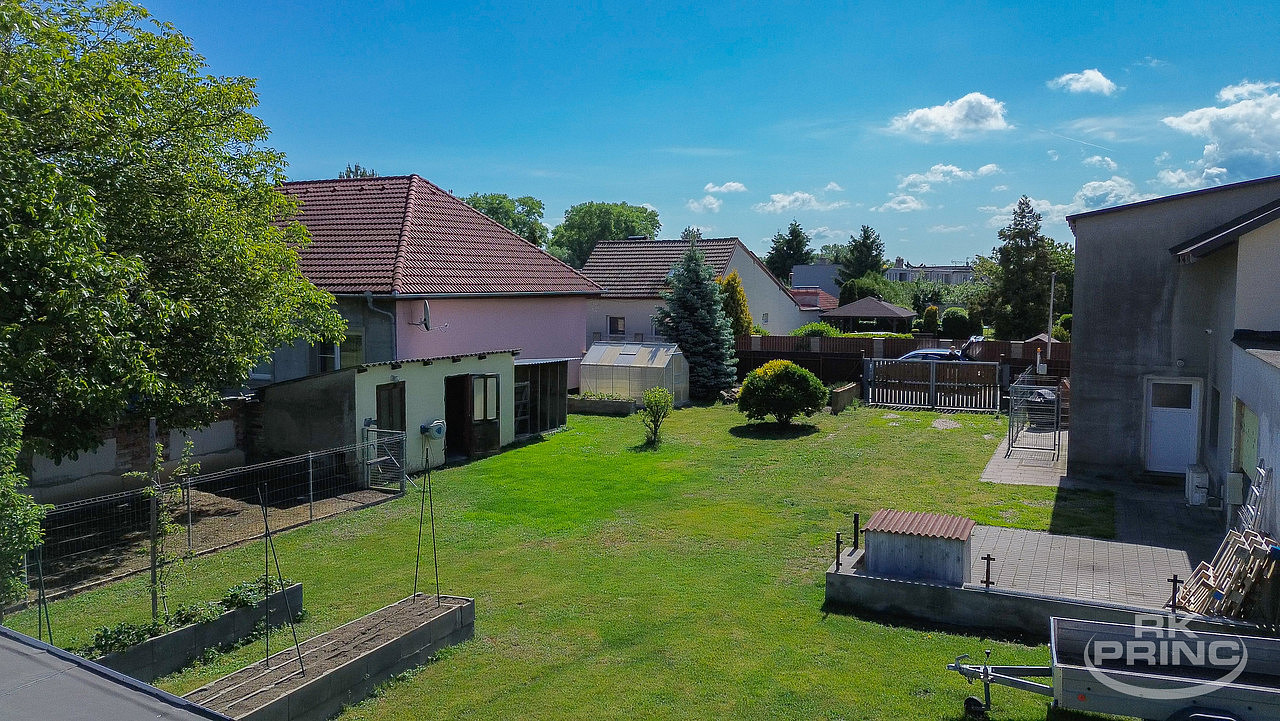 Prodej domu 240 m² s pozemkem 1 032 m² – fotografie 3