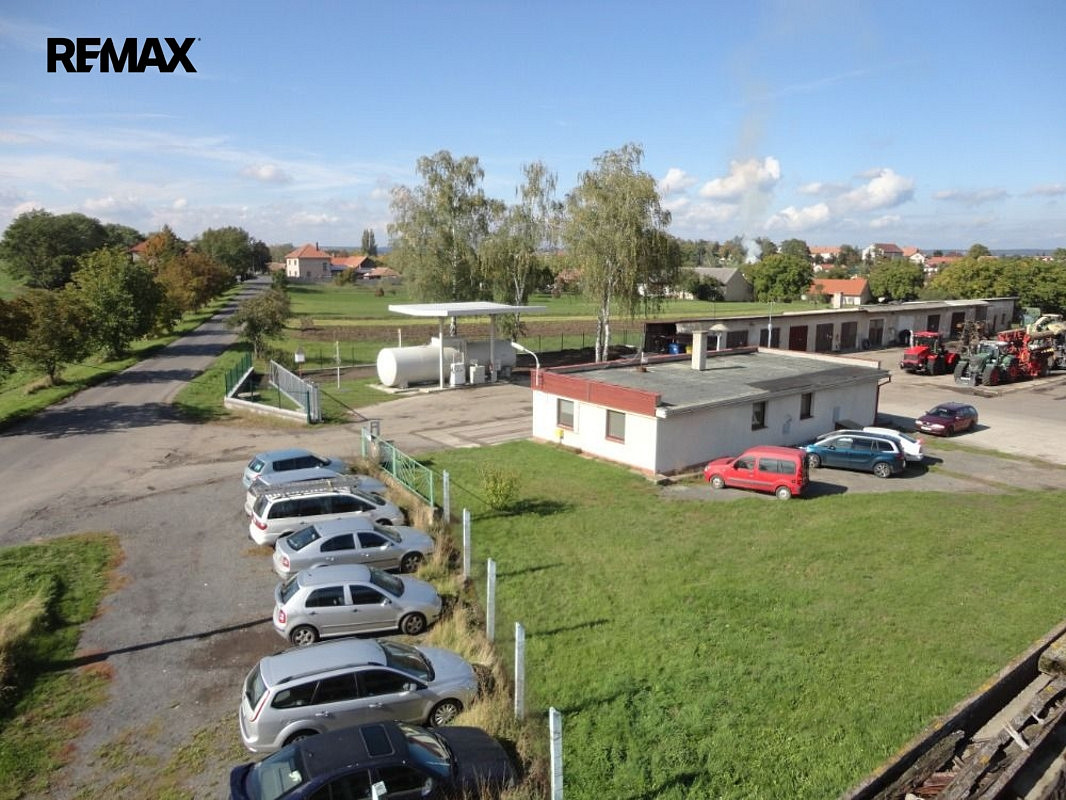 Prodej obchodních prostor 1 600 m² — photo 3