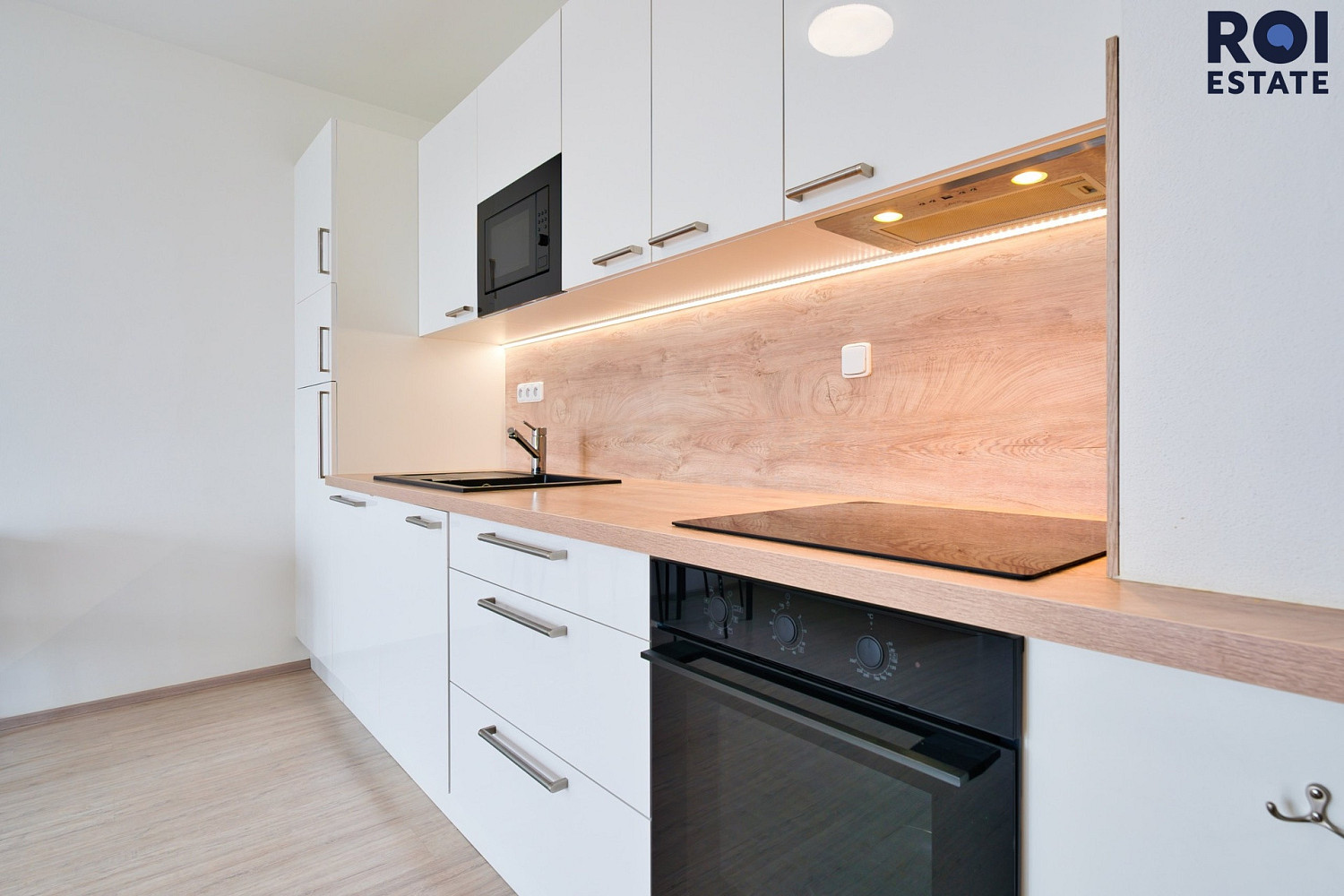 Pronájem bytu 1+kk 30 m² – fotografie 4