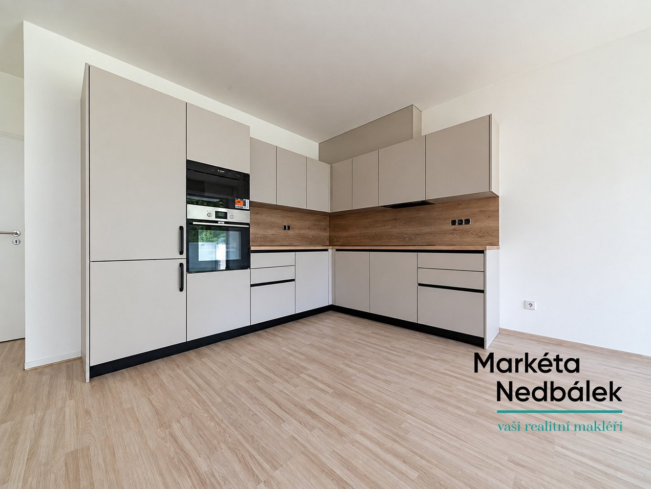 Pronájem bytu 2+kk 59 m² – fotografie 3