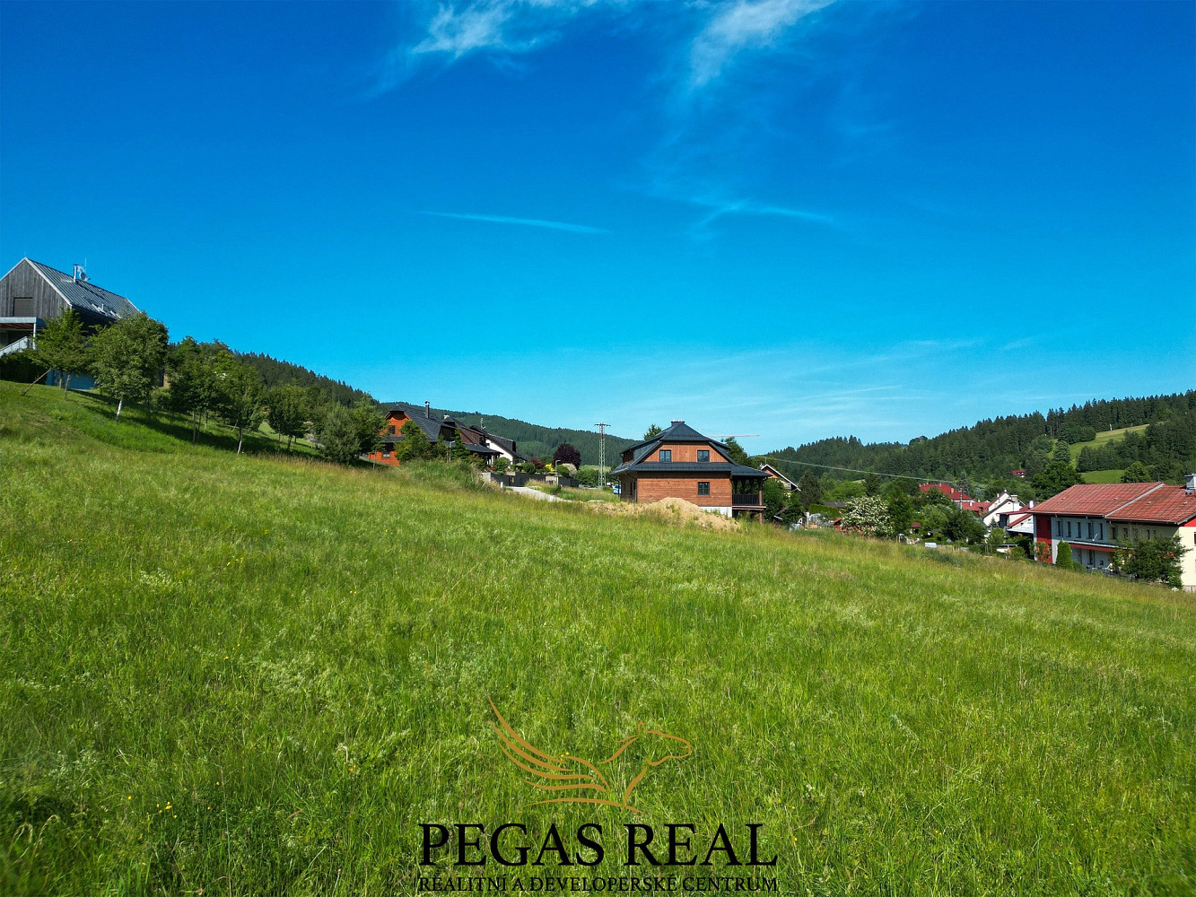 Prodej stavebního pozemku 1 951 m² – fotografie 4