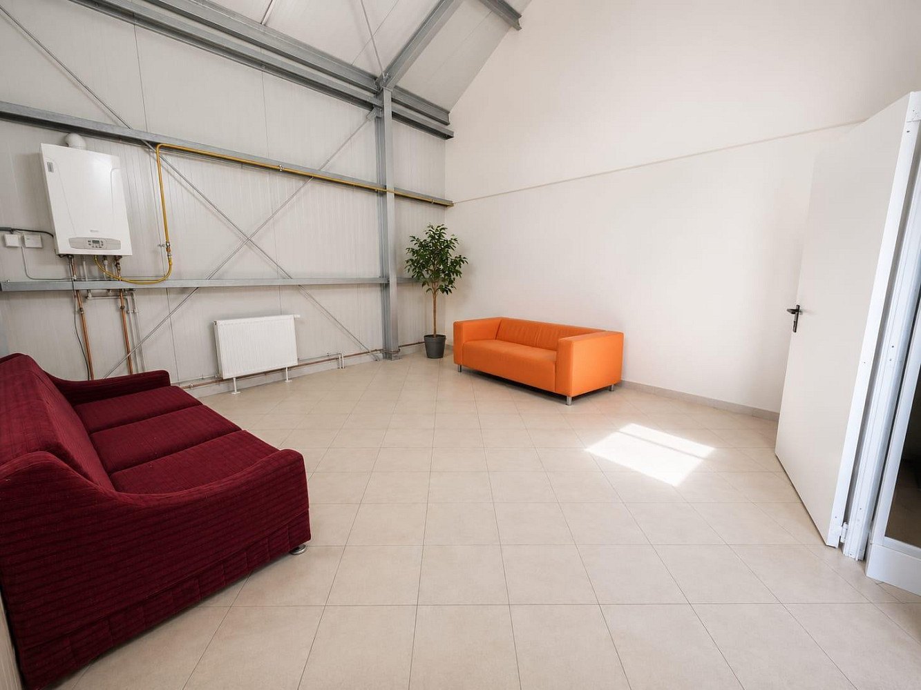Pronájem skladovacích prostor 98 m² – fotografie 5