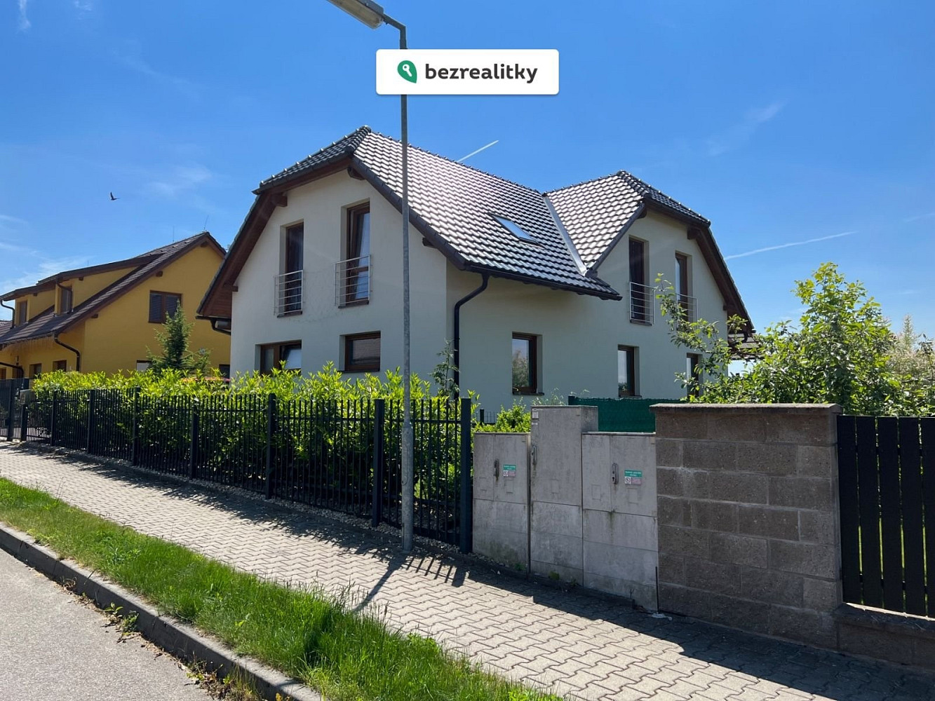 Prodej domu 252 m² s pozemkem 752 m² – fotografie 2