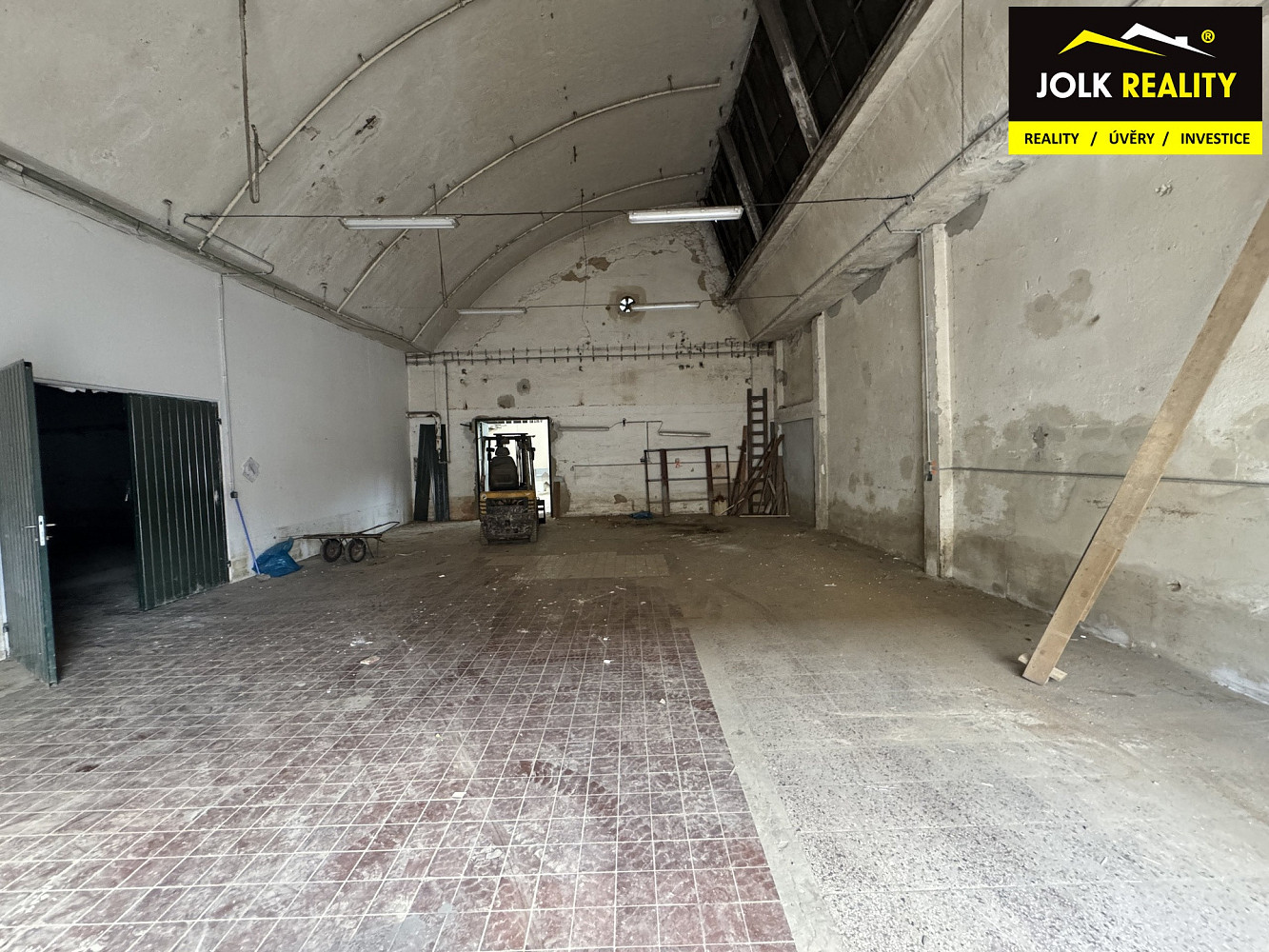 Pronájem skladovacích prostor 350 m² – fotografie 4