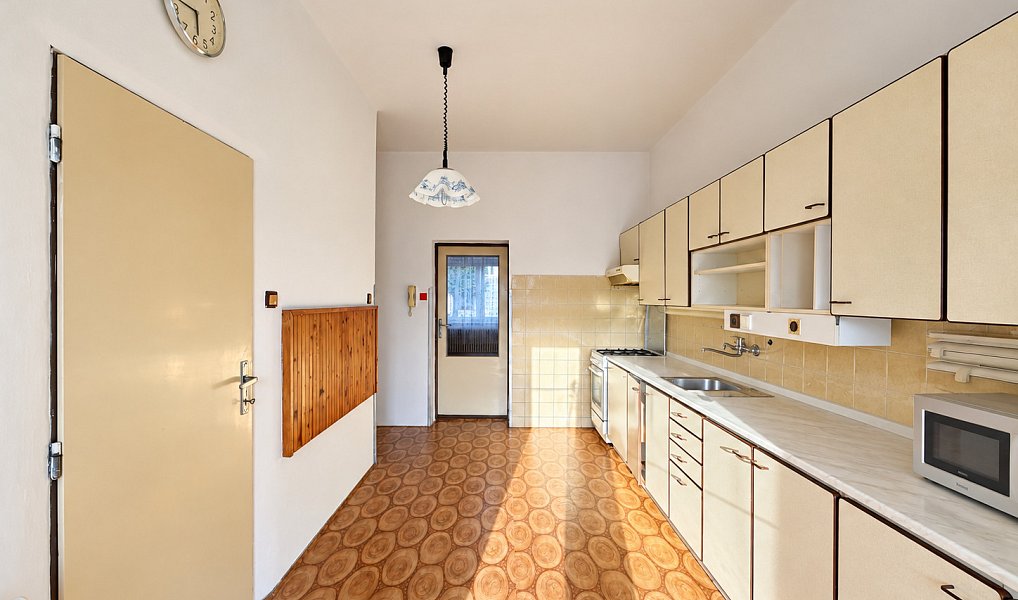 Prodej domu 183 m² s pozemkem 402 m², Spořice – náhled fotky 3
