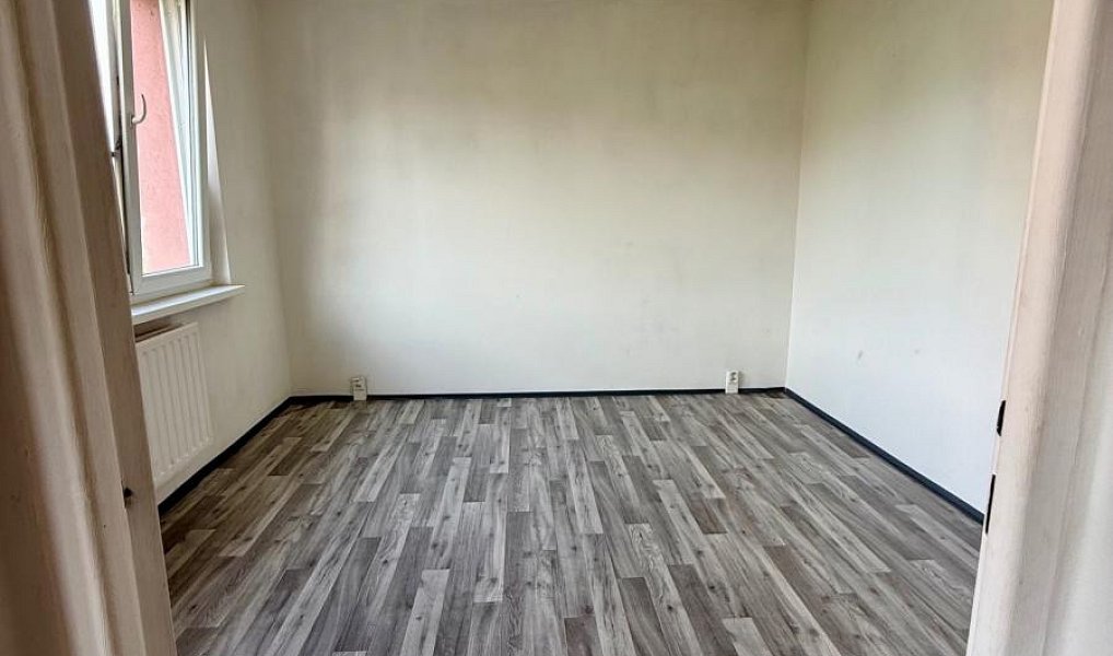 Pronájem bytu 3+1 60 m², Chomutov – náhled fotky 3