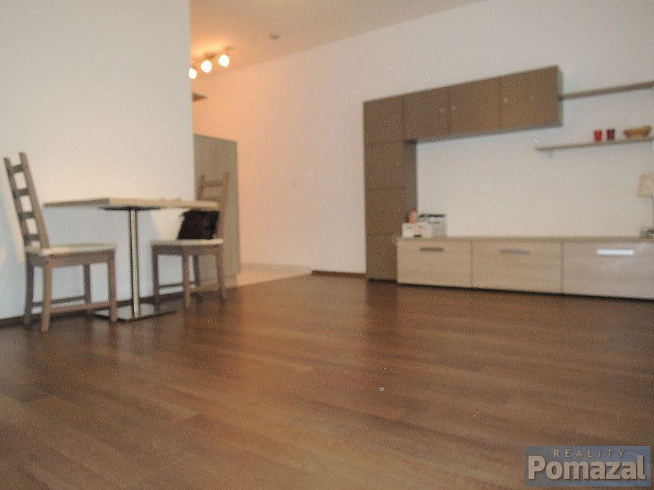 Pronájem bytu 1+kk 62 m² — photo 2