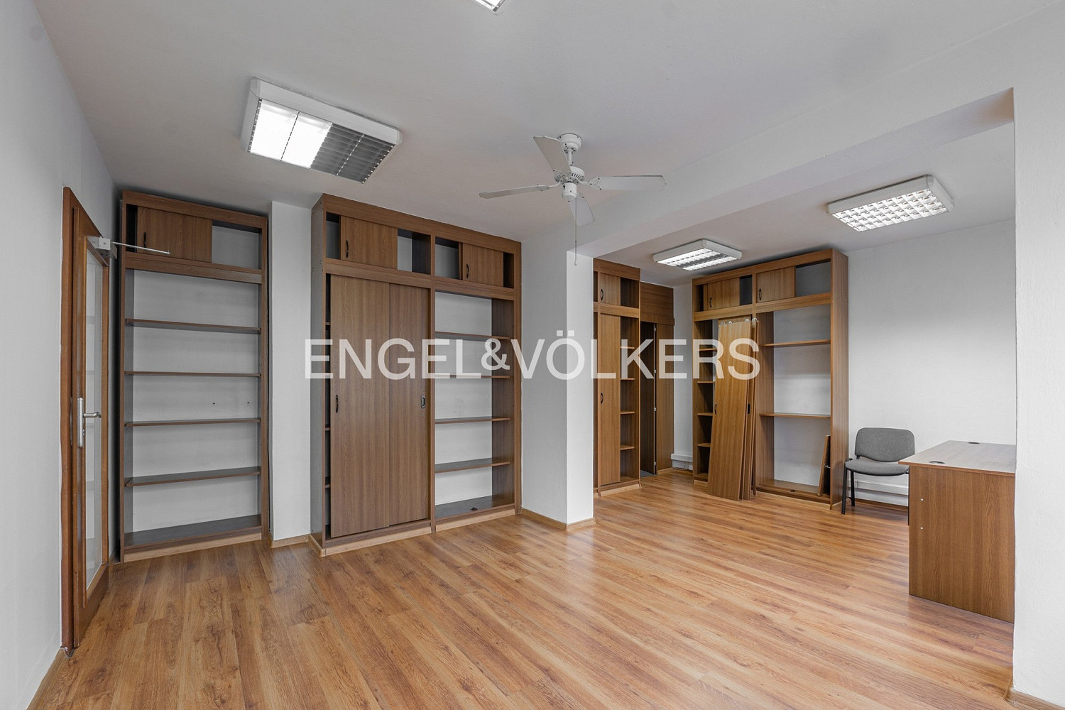 Pronájem kanceláře 40 m² – fotografie 4