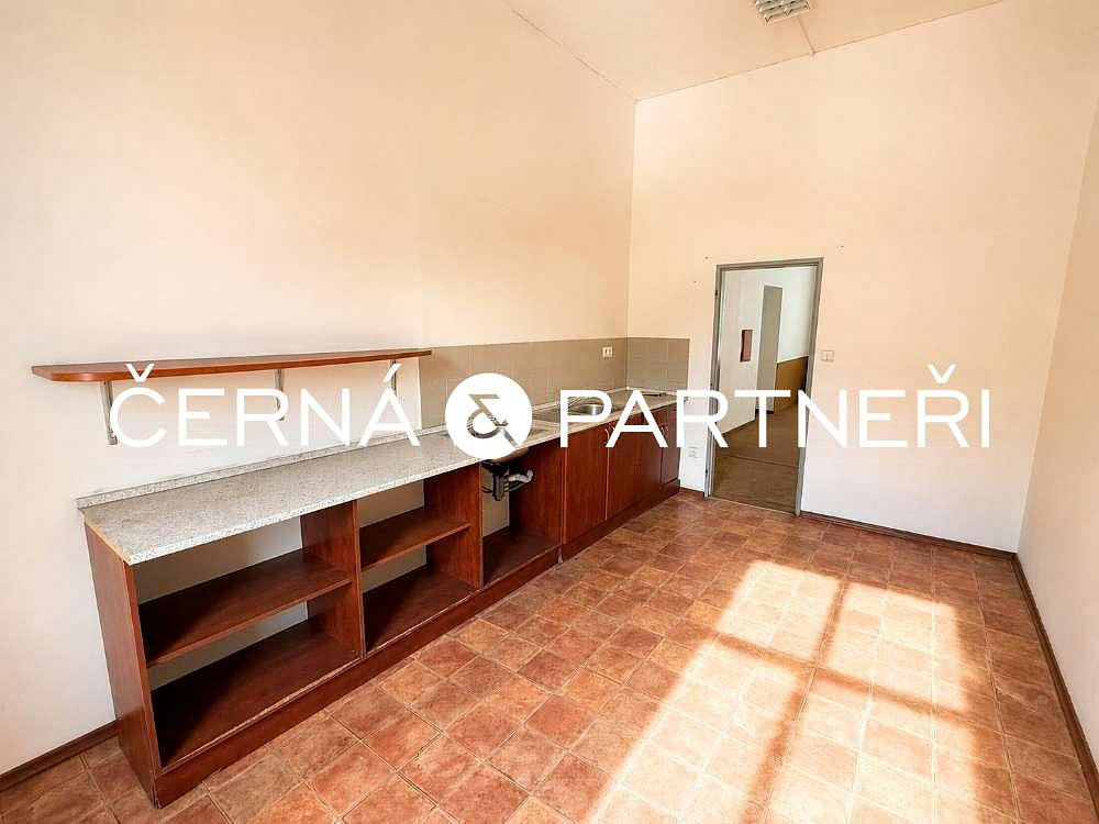 Pronájem kanceláře 264 m² — photo 2
