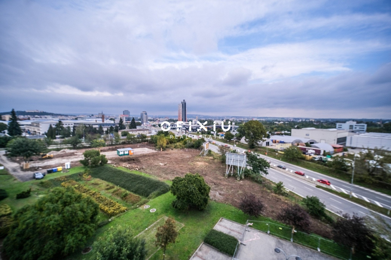 Pronájem kanceláře 742 m² – fotografie 2