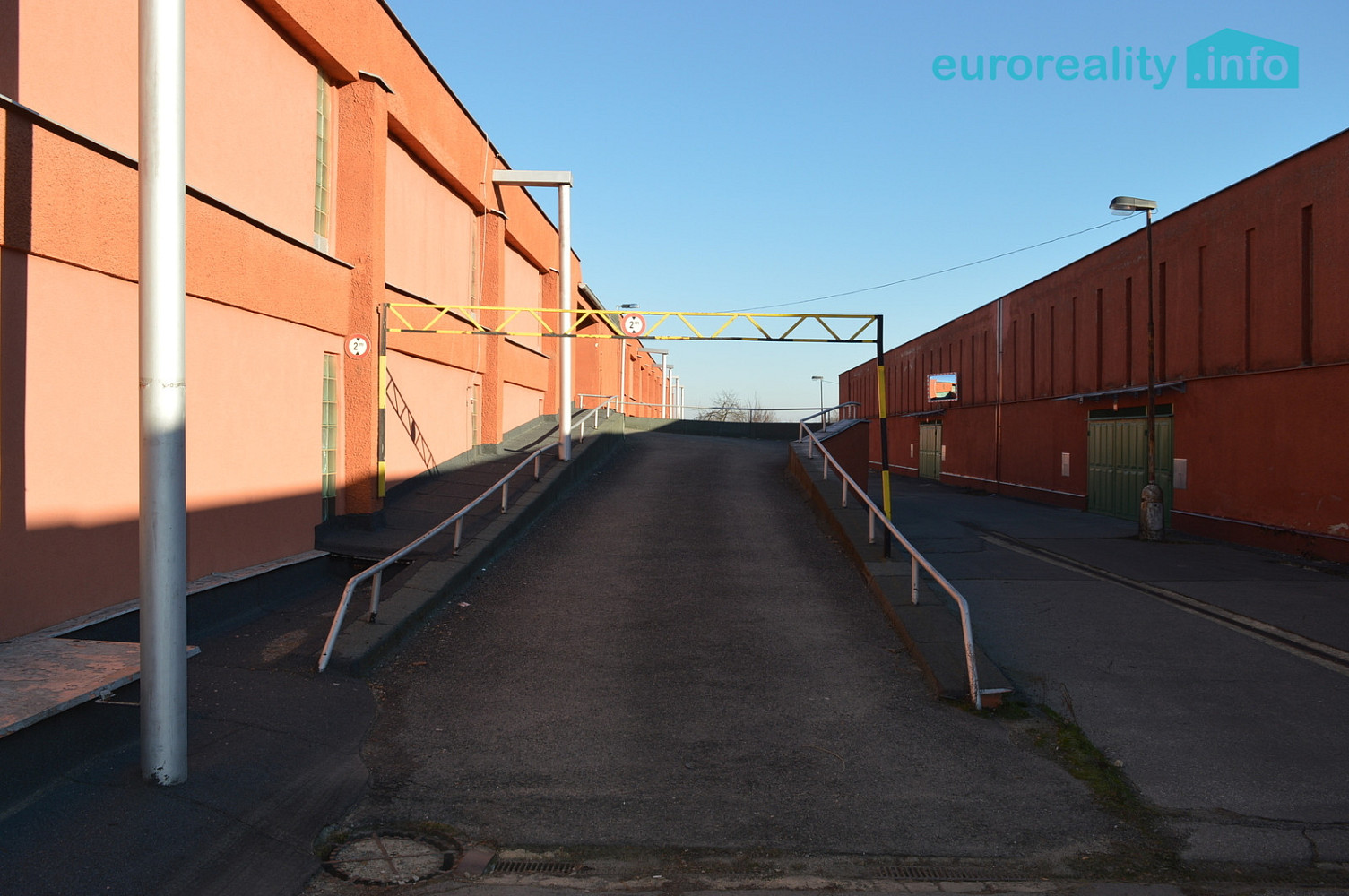 Pronájem, garáž 14,88 m2, kladno, ul. bellevue — photo 3