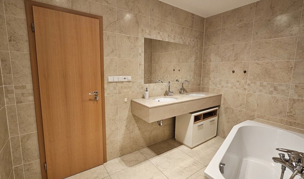 Pronájem bytu 3+kk 120 m², Praha – náhled fotky 20