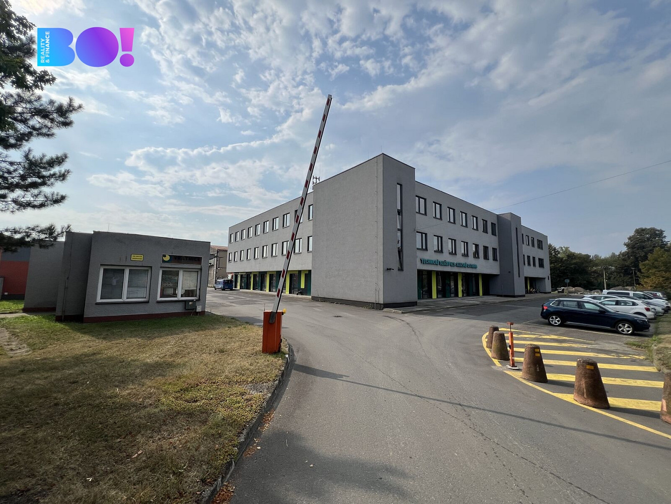 Pronájem kanceláře 157 m² – fotografie 2