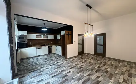 Prodej bytu 3+1 86 m², Komenského náměstí, Jičín