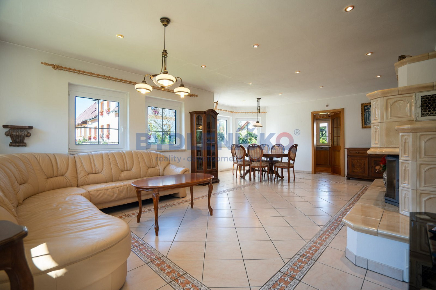 Prodej domu 248 m² s pozemkem 701 m² — photo 3