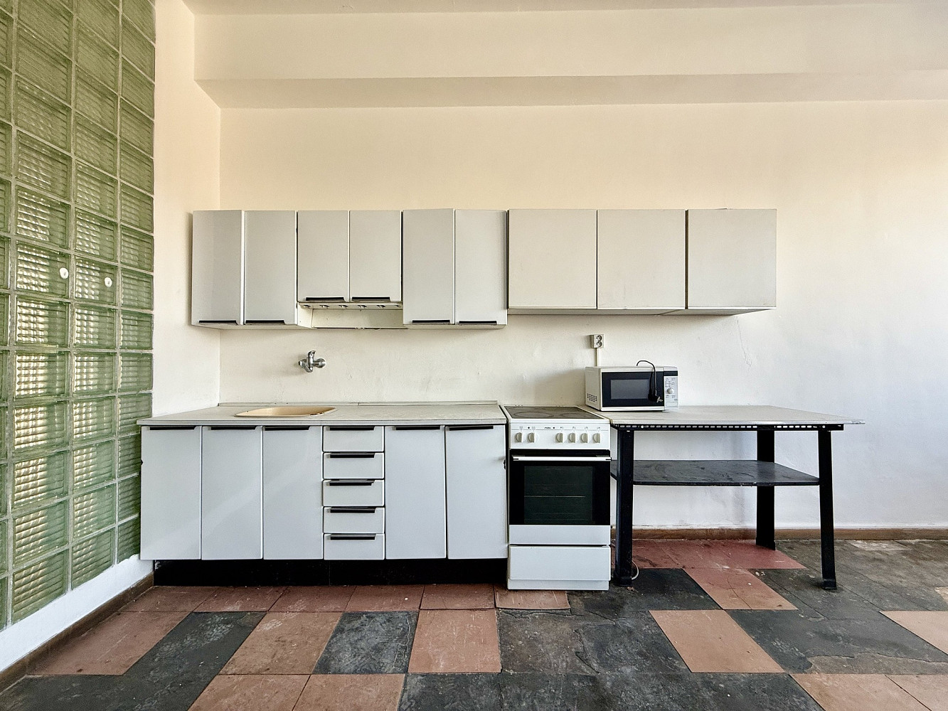 Pronájem kanceláře 26 m² — photo 2