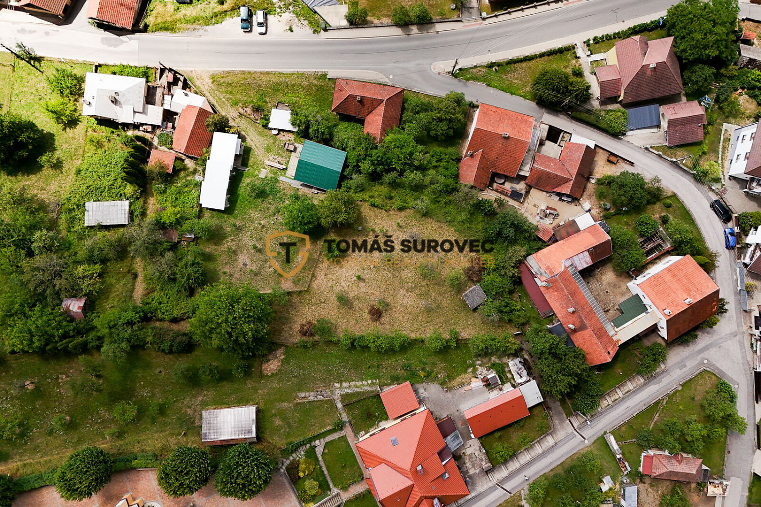 Prodej stavebního pozemku 1 500 m² – fotografie 3