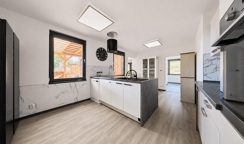 Prodej domu 181 m² s pozemkem 889 m², Trutnov – náhled fotky 8