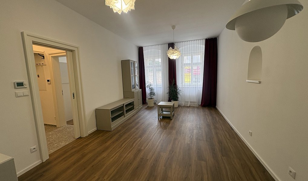 Pronájem bytu 3+kk 71 m², Jičín – náhled fotky 4