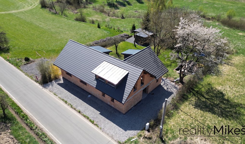 Prodej domu 252 m² s pozemkem 1 445 m², Rovensko pod Troskami – náhled fotky 12