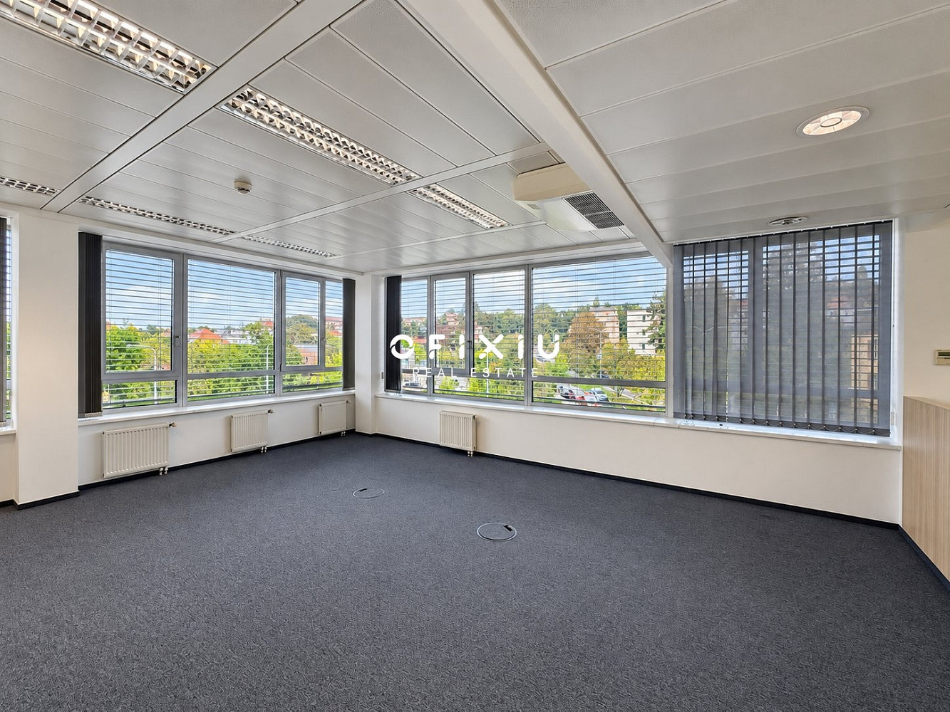 Pronájem kanceláře 281 m² – fotografie 4