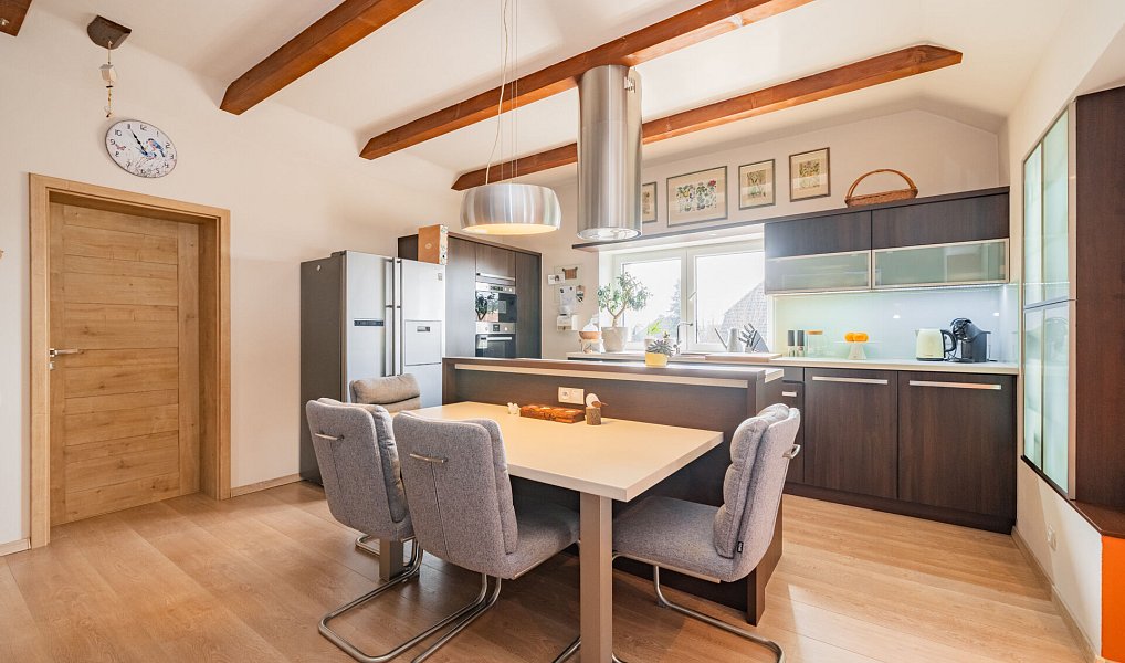 Prodej domu 147 m² s pozemkem 858 m², Unhošť – náhled fotky 24