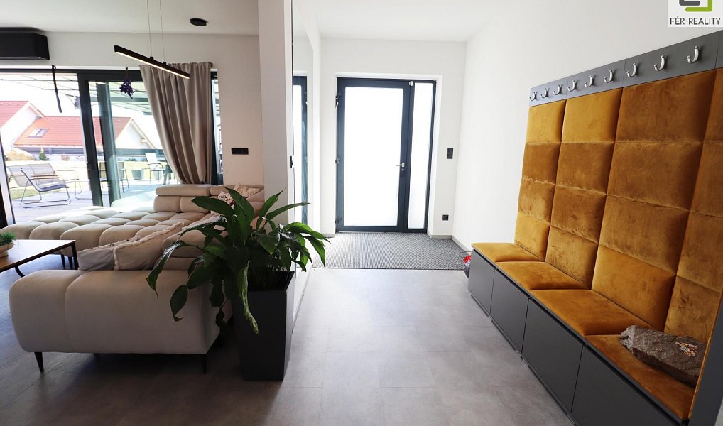 Prodej domu 219 m² s pozemkem 1 132 m², Žitenice – náhled fotky 17
