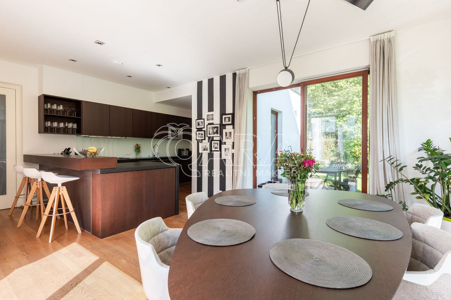 Prodej domu 285 m² s pozemkem 848 m² – fotografie 4